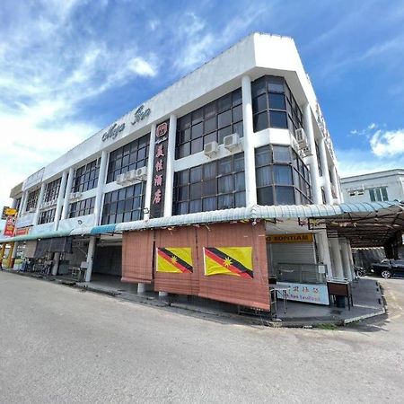 Mega Inn Sri Aman Simanggang Eksteriør billede