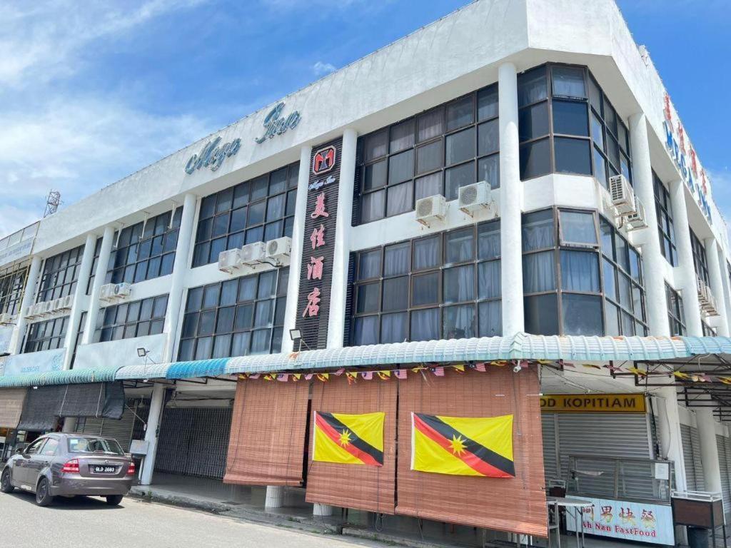 Mega Inn Sri Aman Simanggang Eksteriør billede